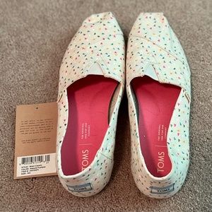 Confetti patterned TOMS